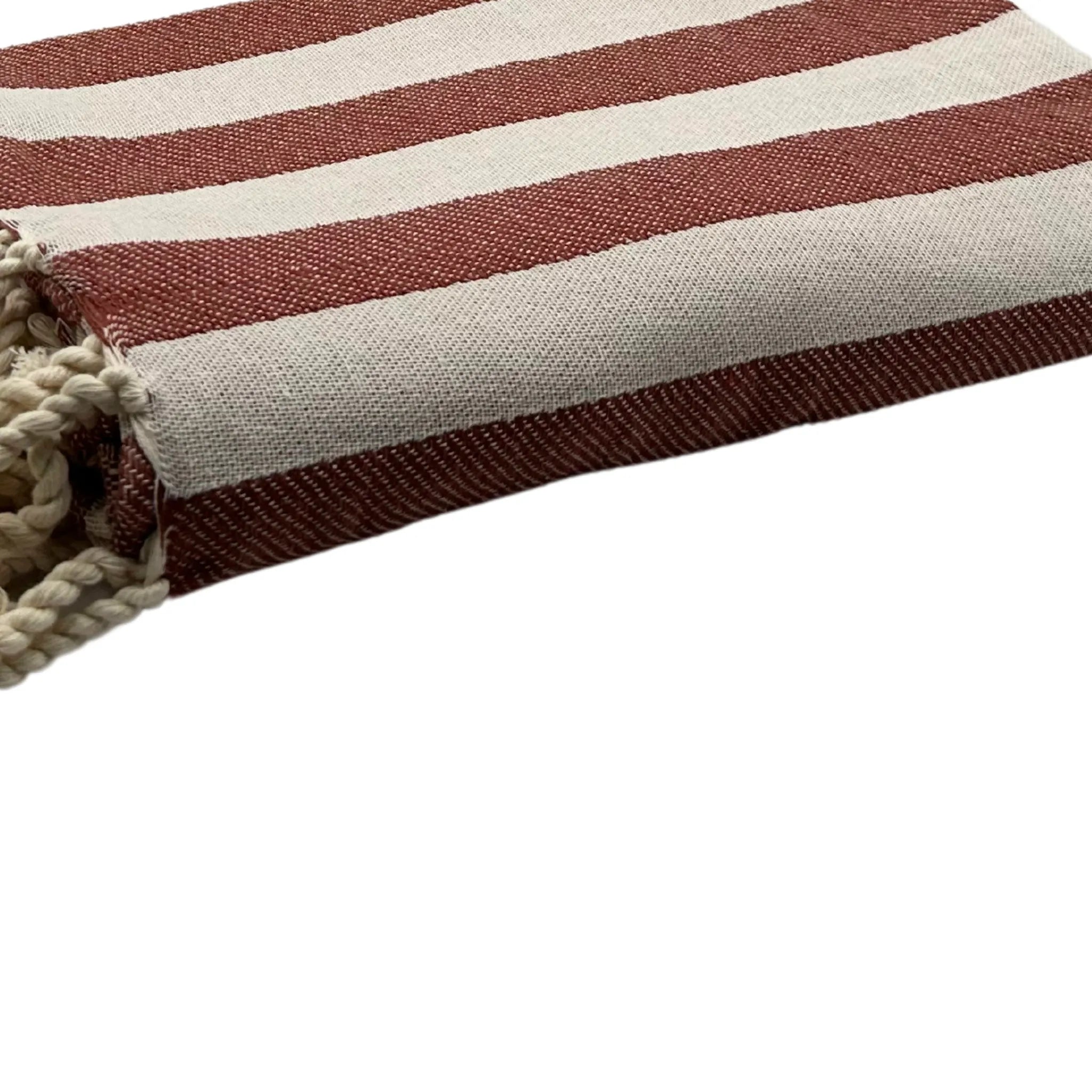 Focus sulla Fouta di Positano in terracotta - BY FOUTAS