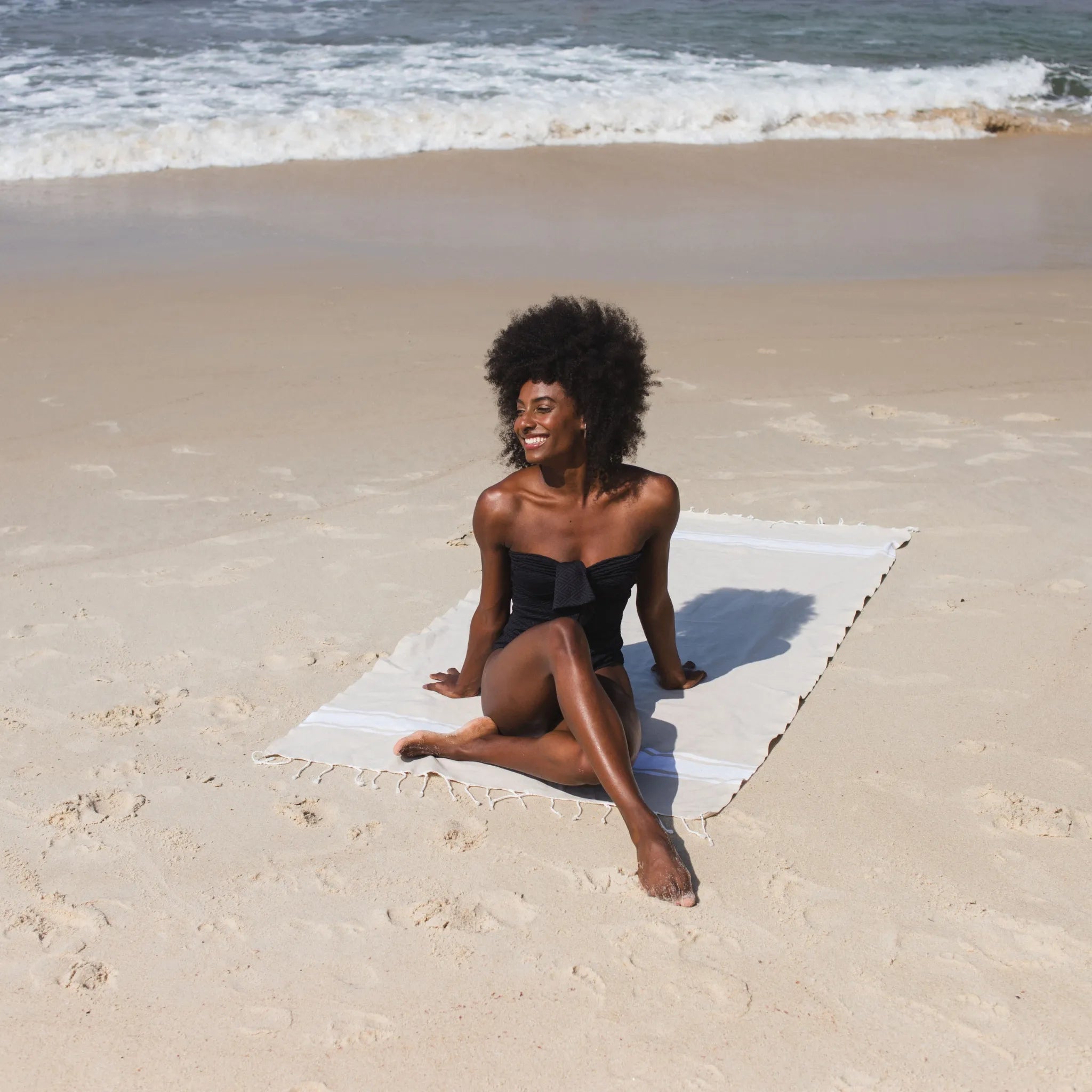 Fouta Classique Sahara appeso in un bagno - BY FOUTAS