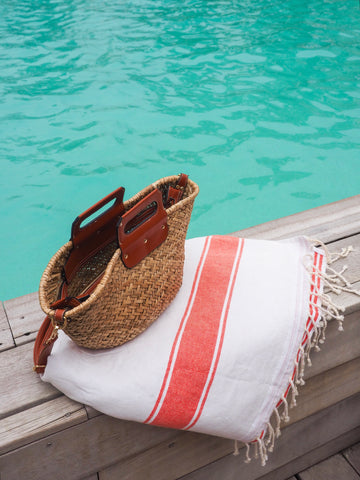 5 raisons d'emmener une fouta à la piscine