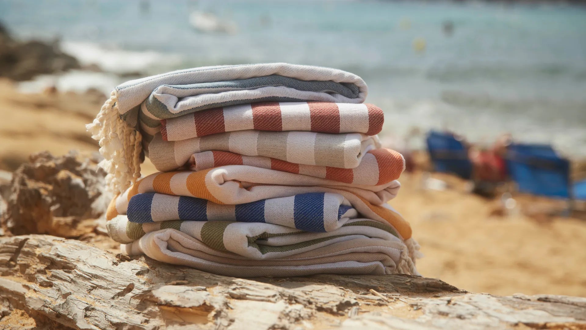 Fouta Positano à rayures, style méditerranéen - BY FOUTAS