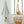 Bild in die Galerie laden, Saunatuch Chevron Farbe grau calcé hängt in einem Badezimmer - BY FOUTAS
