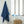 fouta Eponge unie couleur bleu ardoise suspendue dans une salle de bain - BY FOUTAS
