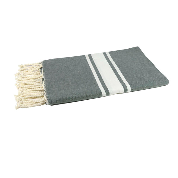 fouta Tissage plat couleur olive pliée façon serviette de plage - BY FOUTAS