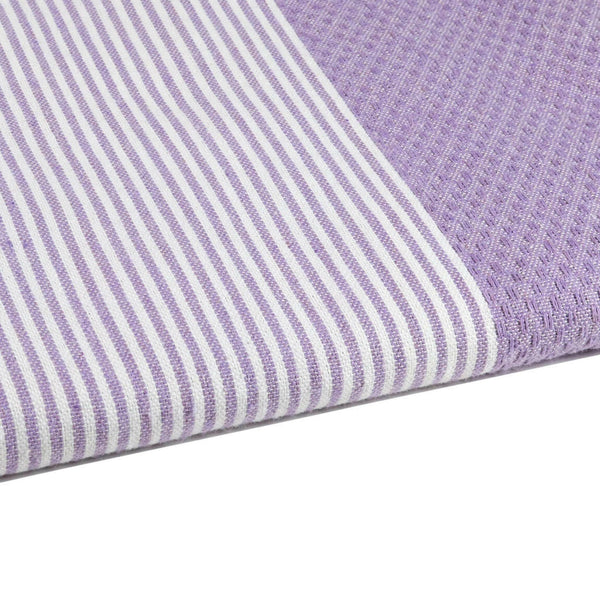 zoom on the beach fouta Honeycomb color lilac - BY FOUTAS