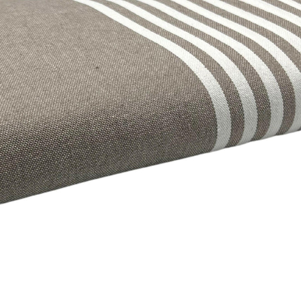 zoom on the XXL Arthur beach fouta - taupe color BY FOUTAS