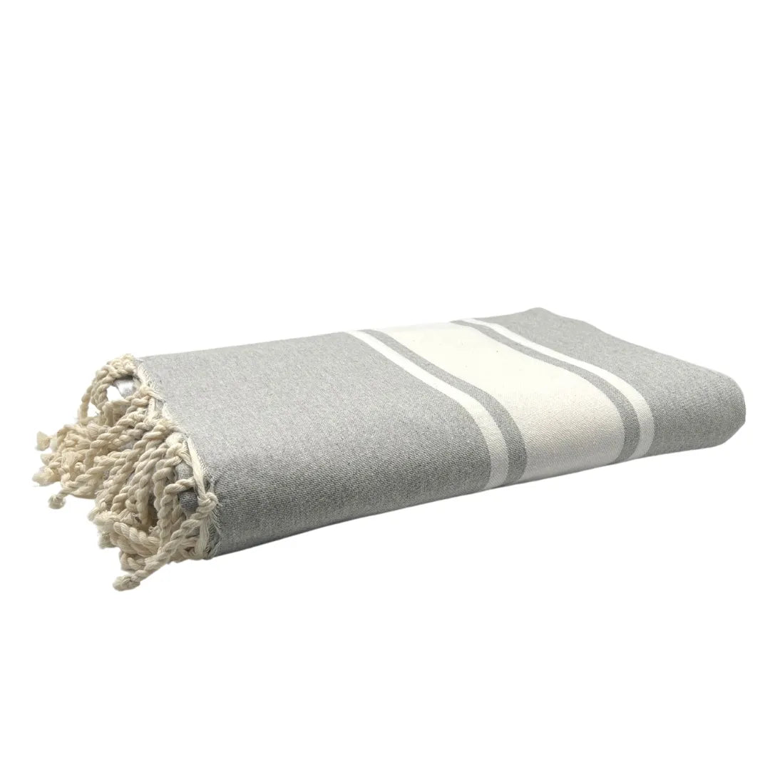 Packshot photo of the Enfant Rouge Fouta - BY FOUTAS