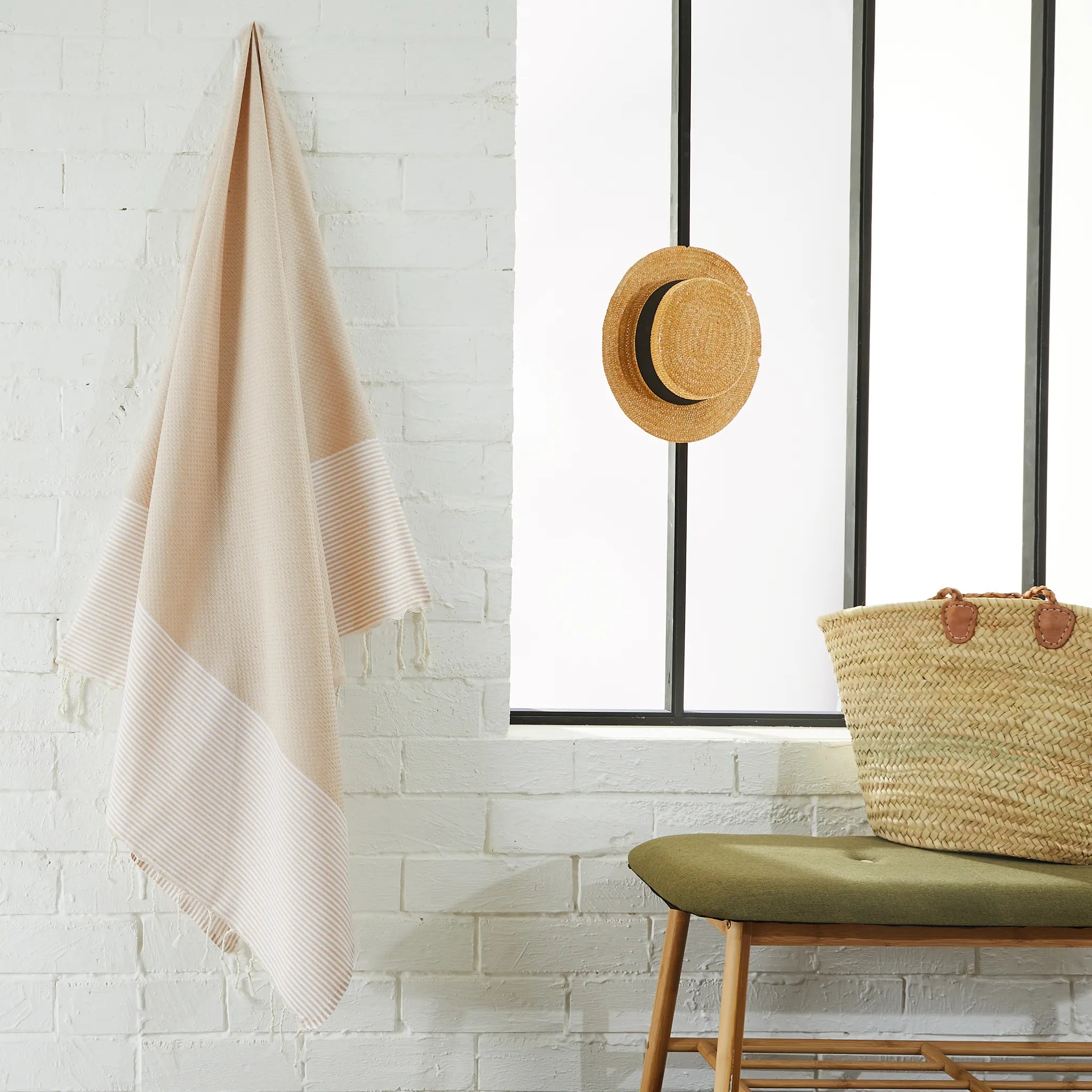 Packshot photo of the Bleu Canard Honeycomb Fouta - BY FOUTAS