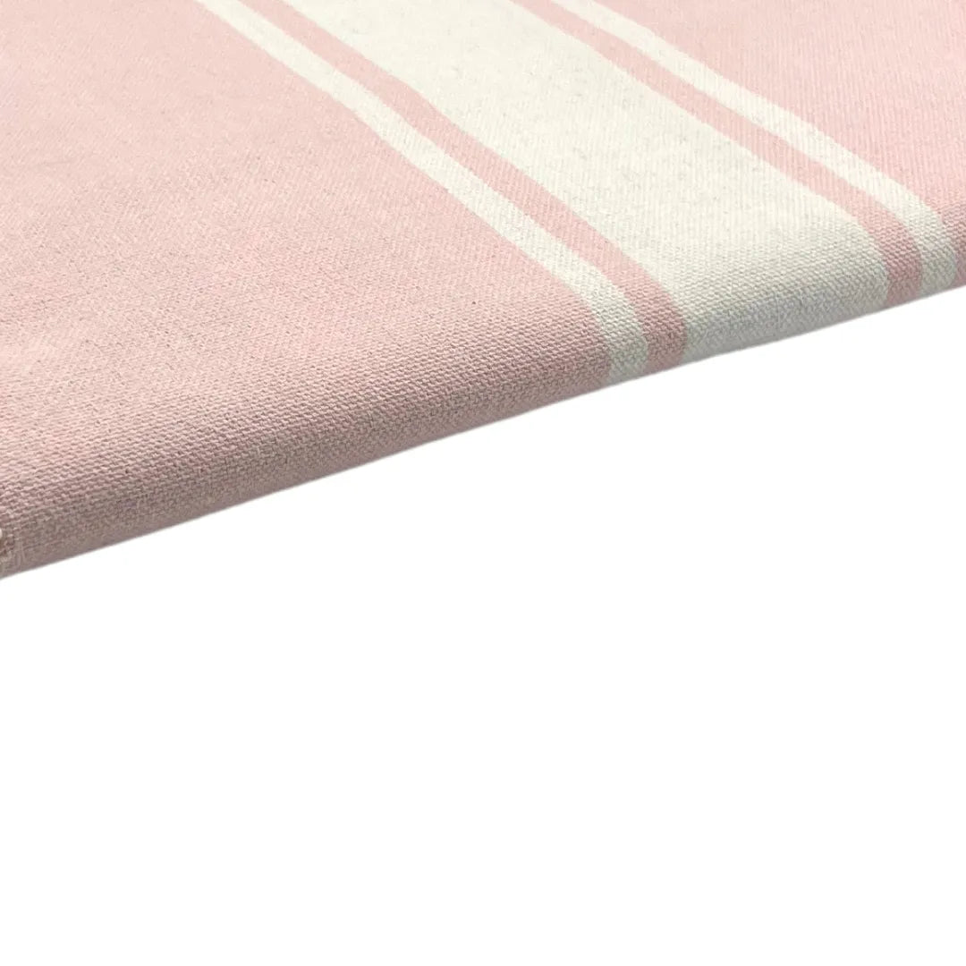 Focus on the Fouta Classique Rose