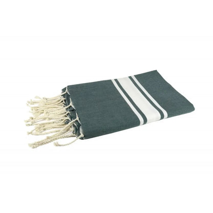 Fouta verde abete classico appeso in un bagno - BY FOUTAS